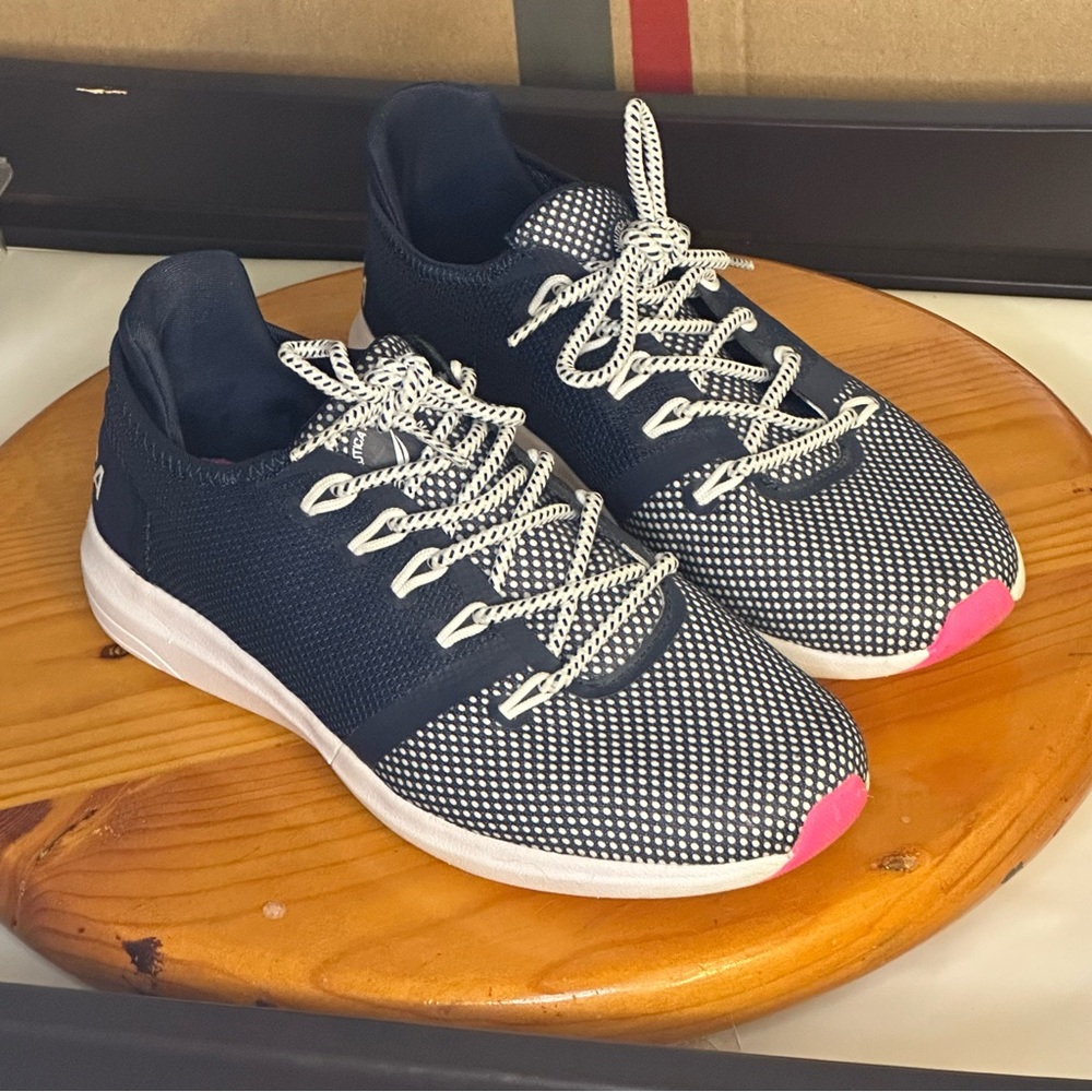 Nautica Women's Navy and‎ Pink Sneakers